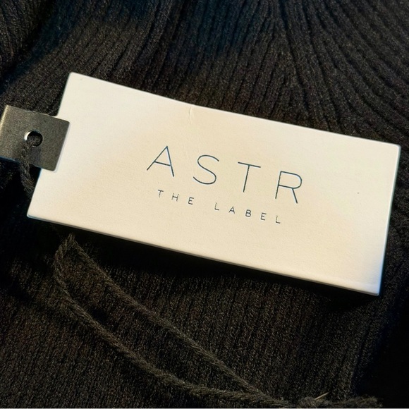 NWT ASTR The Label ‘Hi Slit Ribbed Turtleneck Sweater’ in Black Size Large - Picture 13 of 16